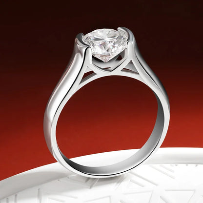 Exquisite Moissanite Wedding Ring