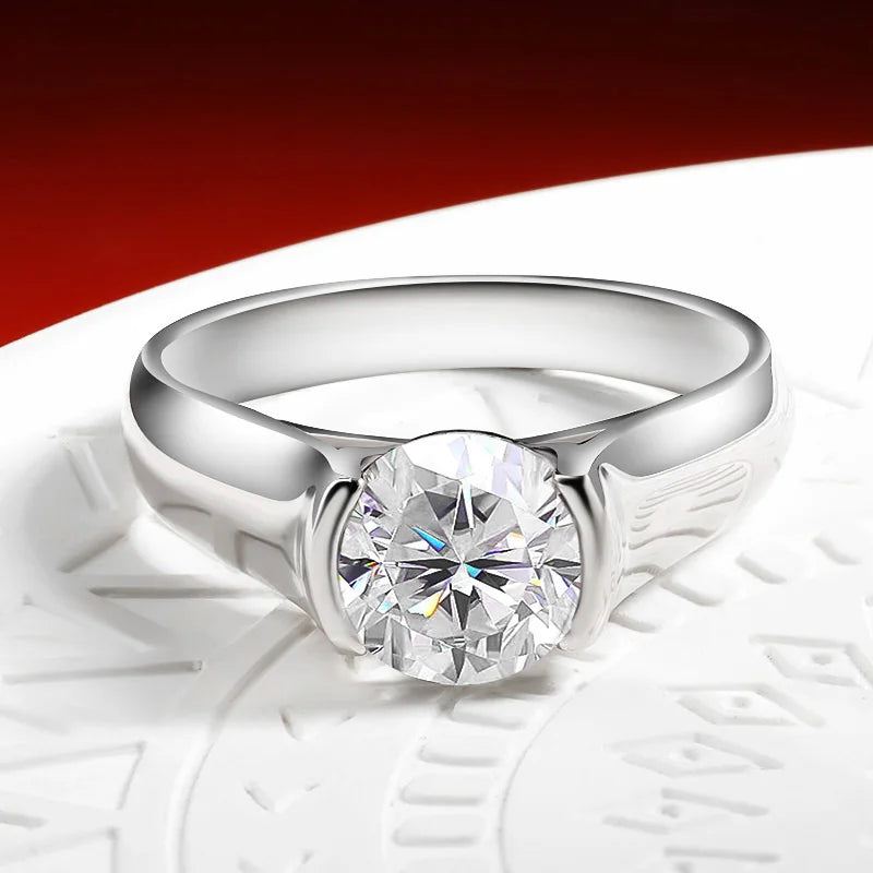 Exquisite Moissanite Wedding Ring